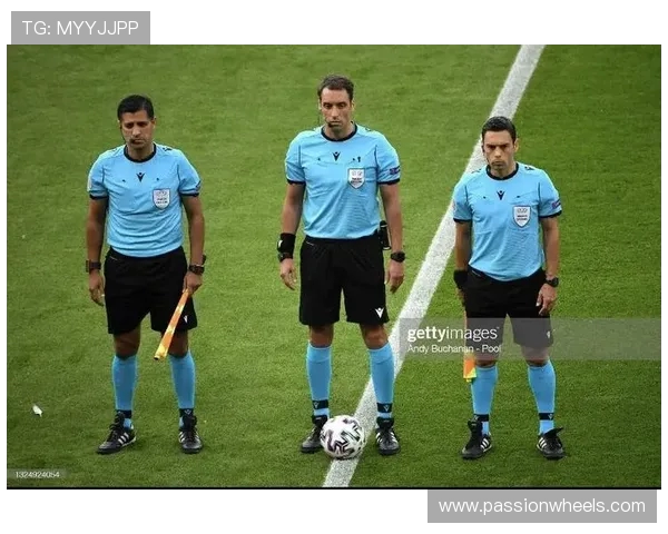 欧足联启动精英裁判培训全面提升执法水平助力新赛季统一标准